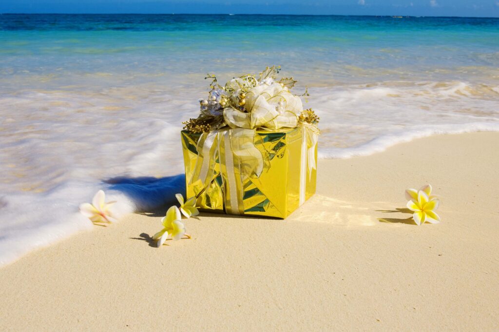 A present on the beach at a Hawaii Birthday.